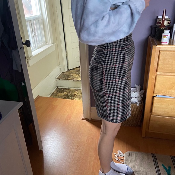 True Vintage Wool Houndstooth Mini - Picture 2 of 6